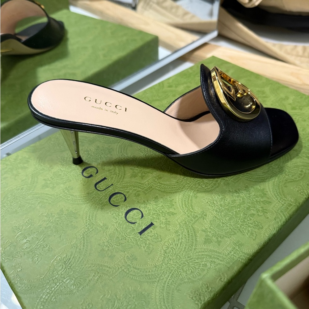Gucci Interlocking G Logo Mule Sandals – brand new, never worn